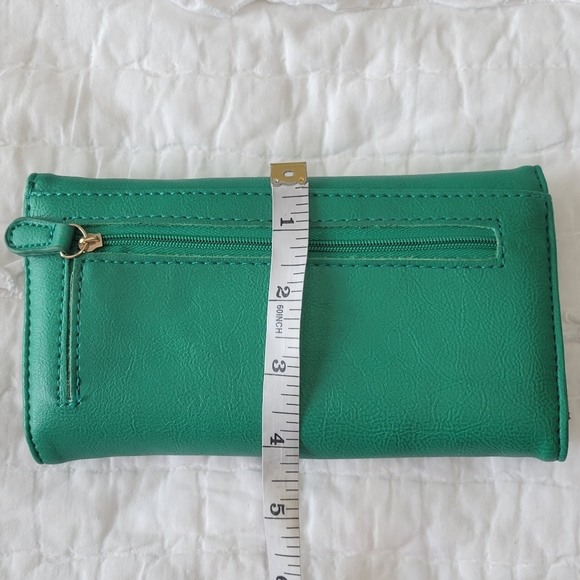 Kelly Green and Gold Hardware Wallet NWOT Faux Leather - Picture 10 of 10